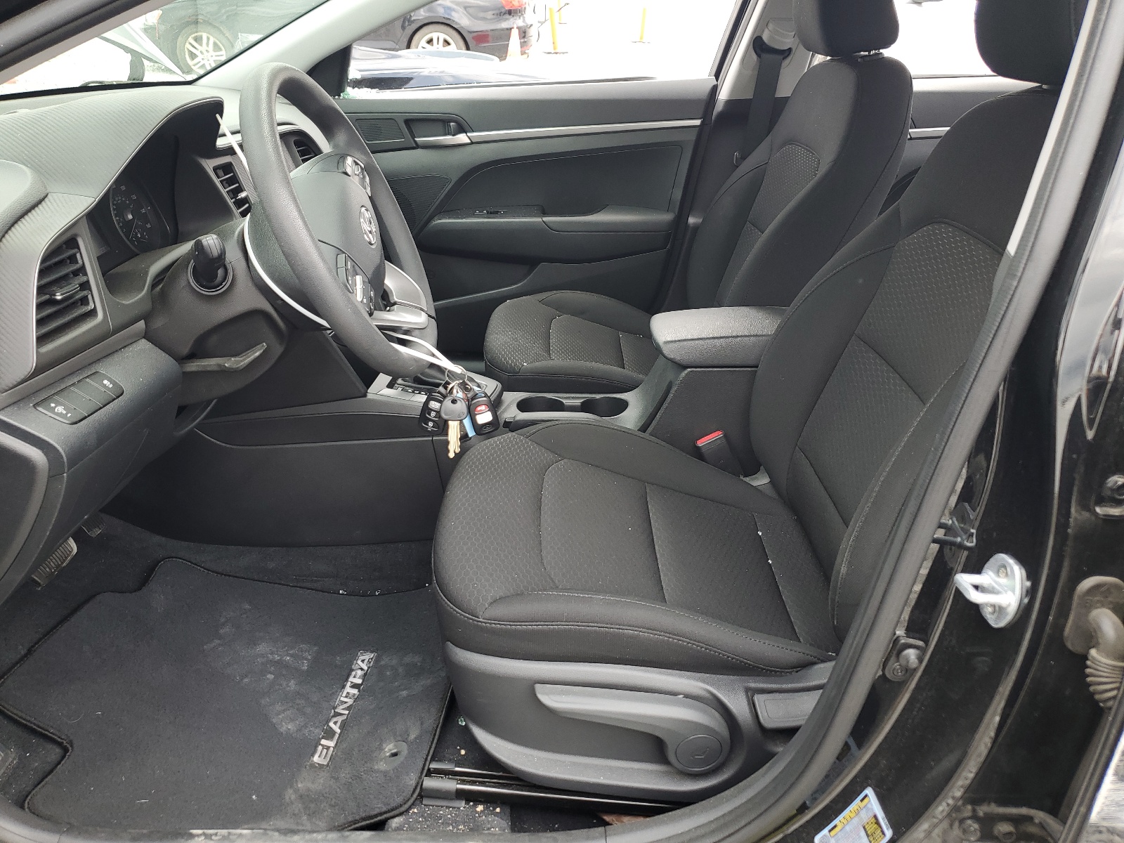 5NPD74LF2KH445656 2019 Hyundai Elantra Se