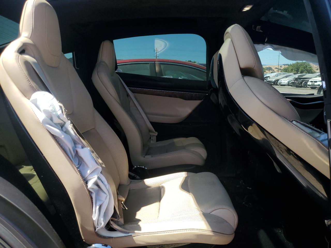 5YJXCBE24GF015074 2016 Tesla Model X