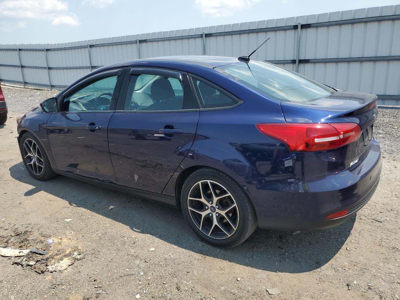 1FADP3H25HL282608 2017 FORD FOCUS - Image 2