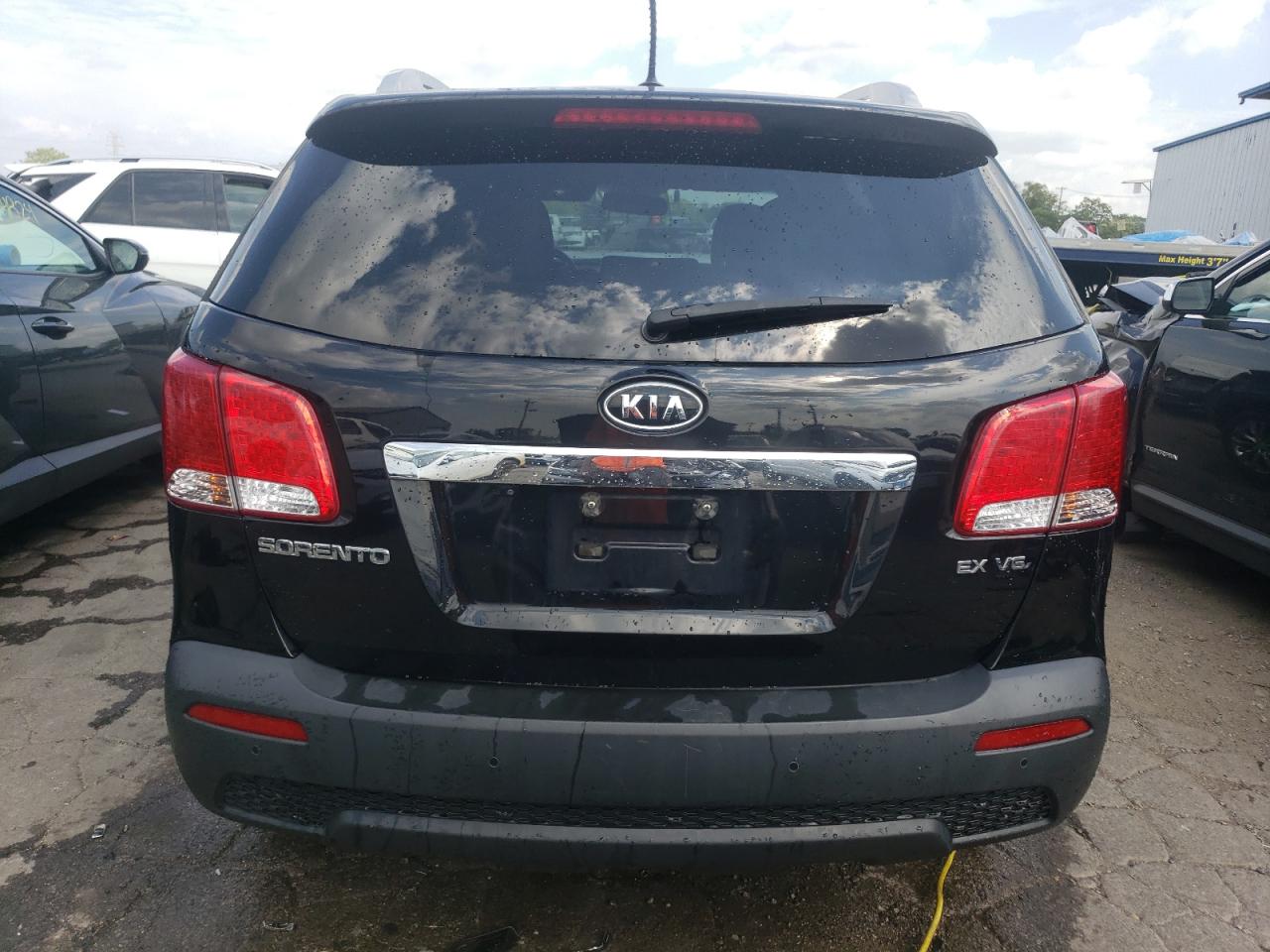 2011 Kia Sorento Ex VIN: 5XYKUDA24BG056654 Lot: 68844084