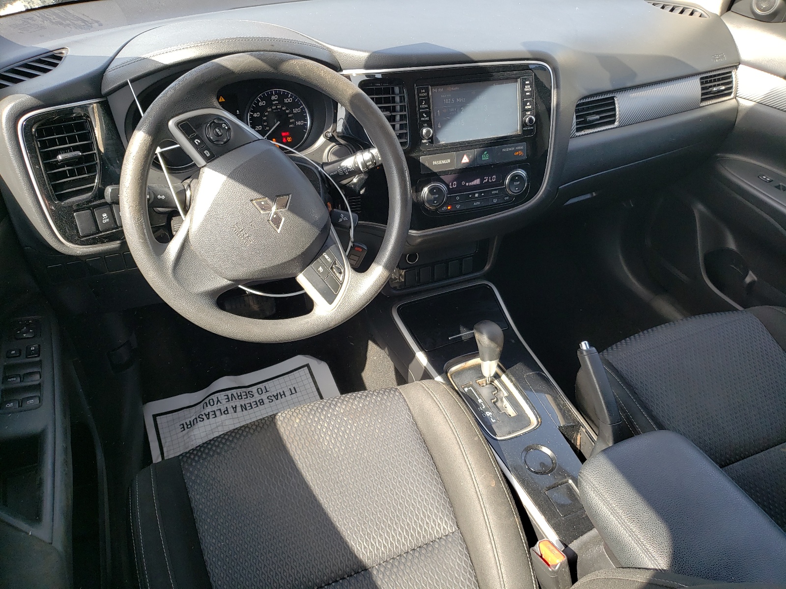 2018 Mitsubishi Outlander Es vin: JA4AD2A38JZ006570