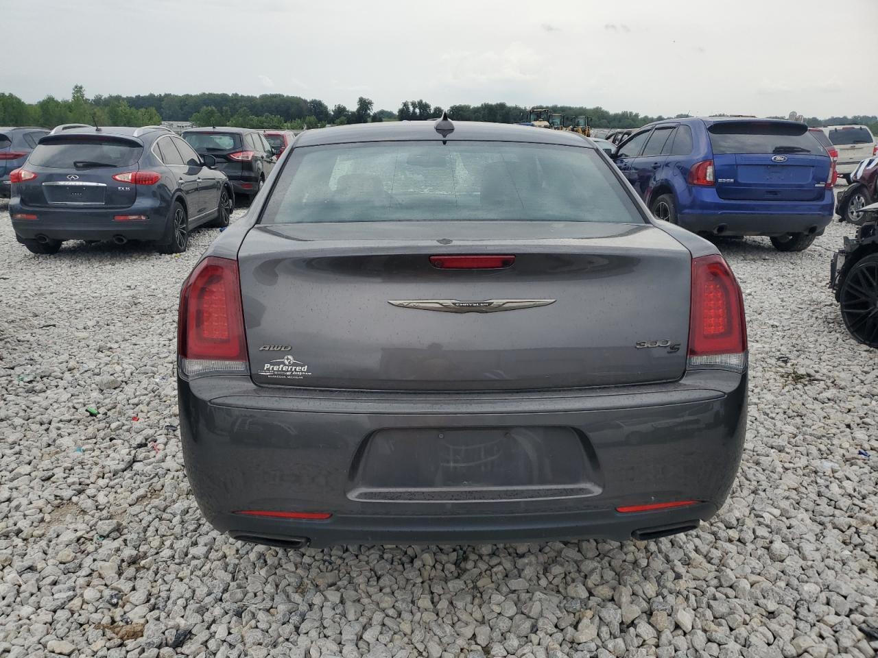 2016 Chrysler 300 - Image 6