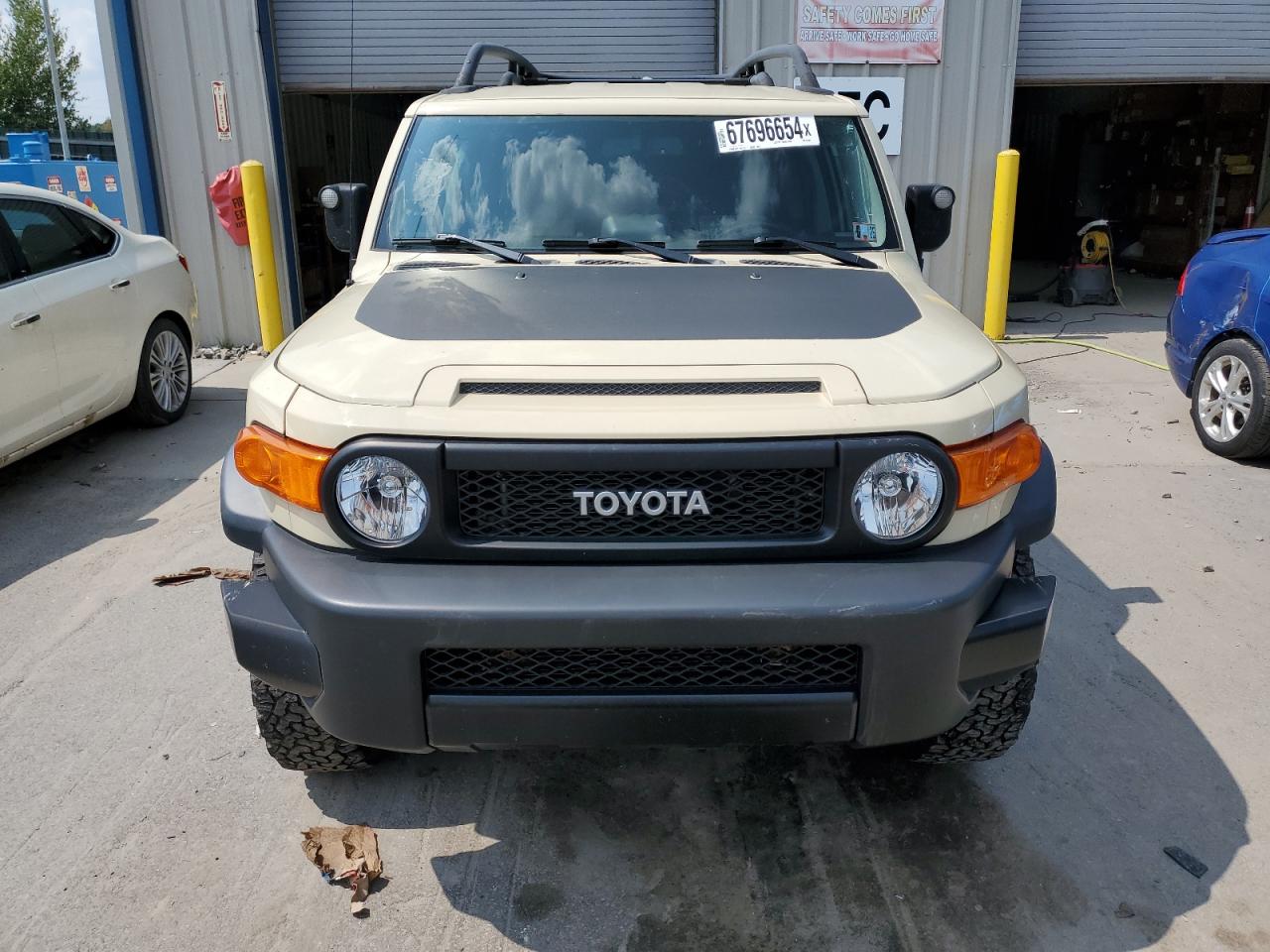 2010 Toyota Fj Cruiser VIN: JTEBU4BF9AK071141 Lot: 67696654