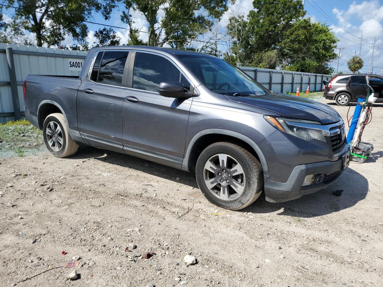 2017 Honda Ridgeline - Image 4