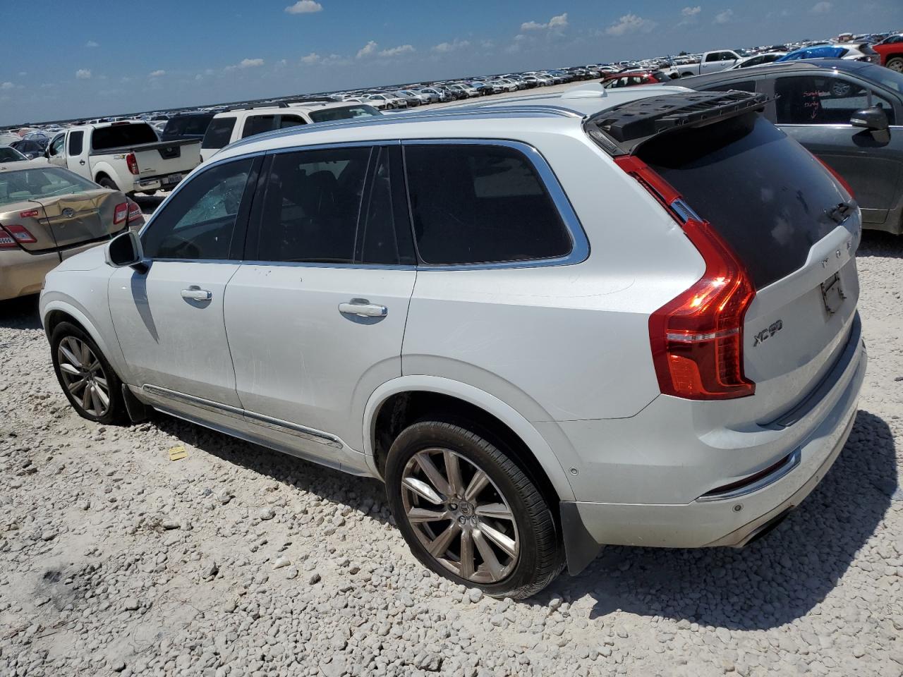 YV4A22PL5H1163529 2017 VOLVO XC90 - Image 2