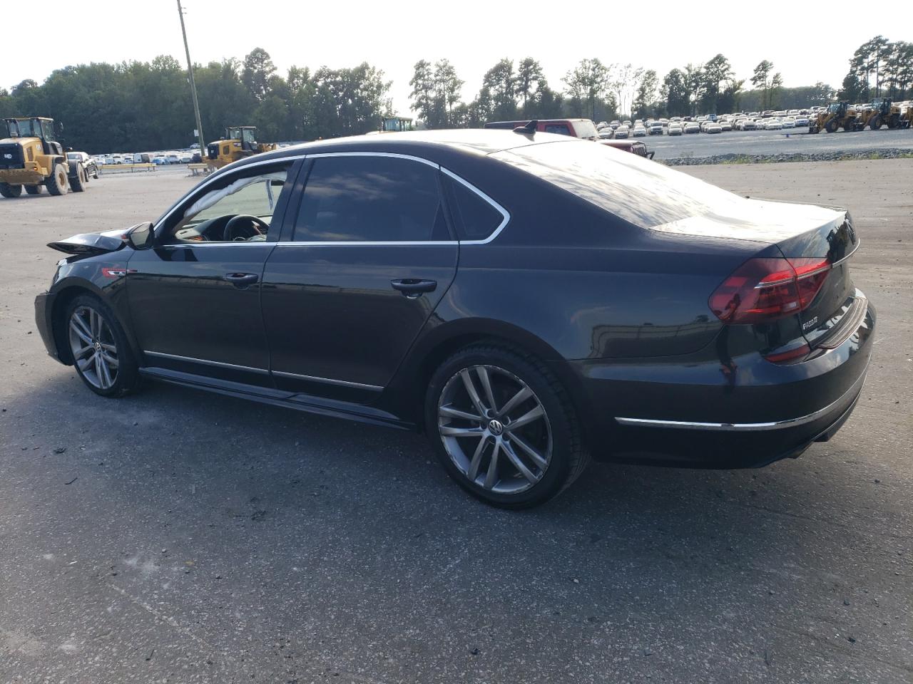 2017 Volkswagen Passat - Image 2