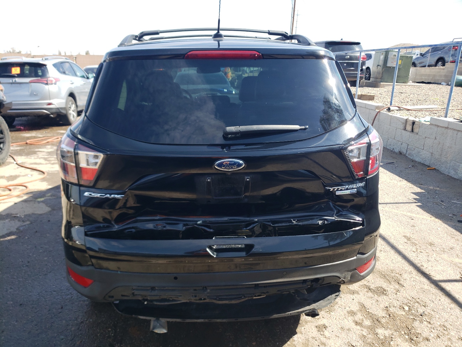 1FMCU9JD2HUC50301 2017 Ford Escape Titanium