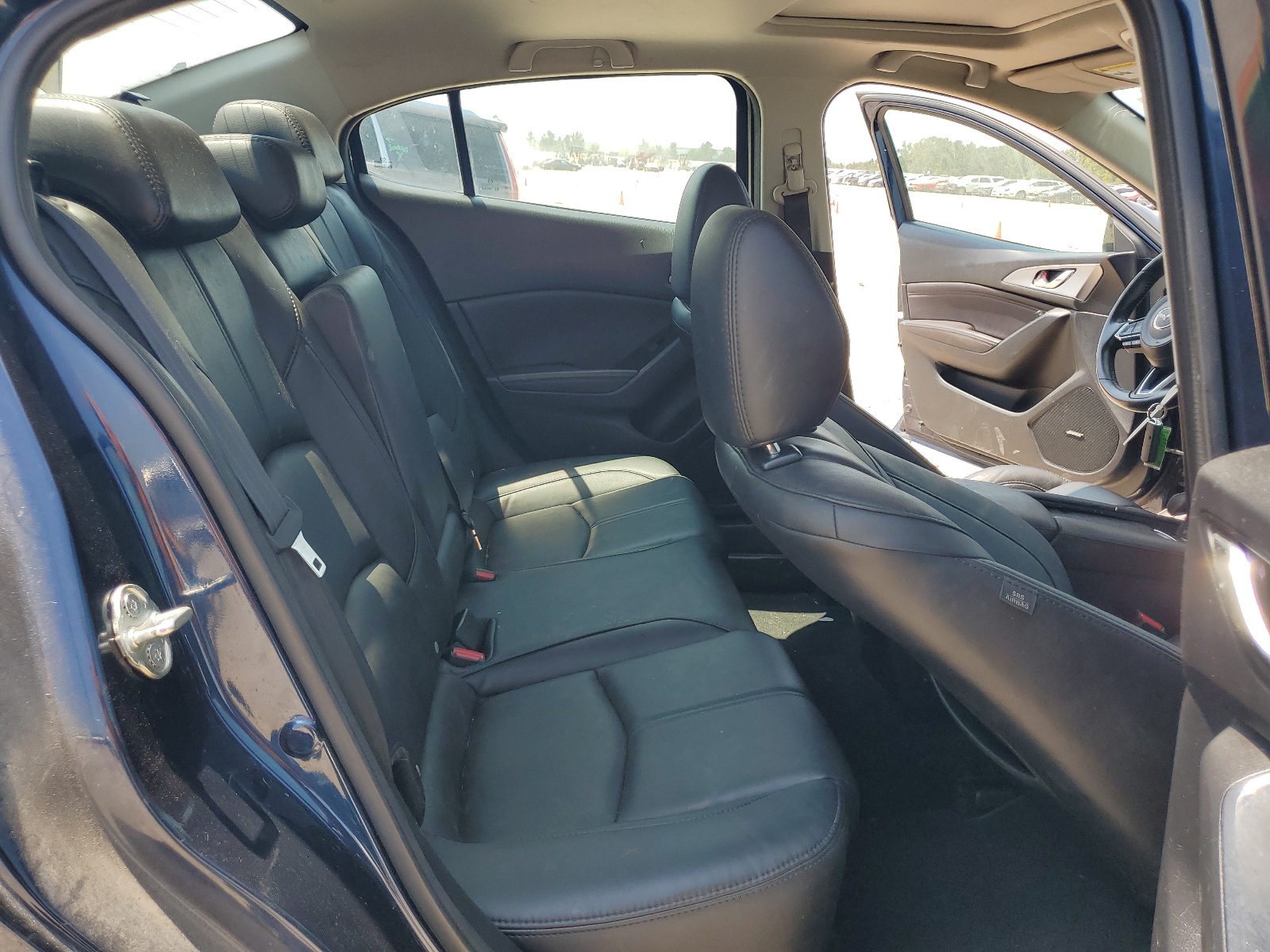 3MZBN1V36JM234352 2018 Mazda 3 Touring