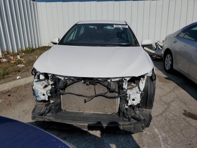  TOYOTA CAMRY 2021 White