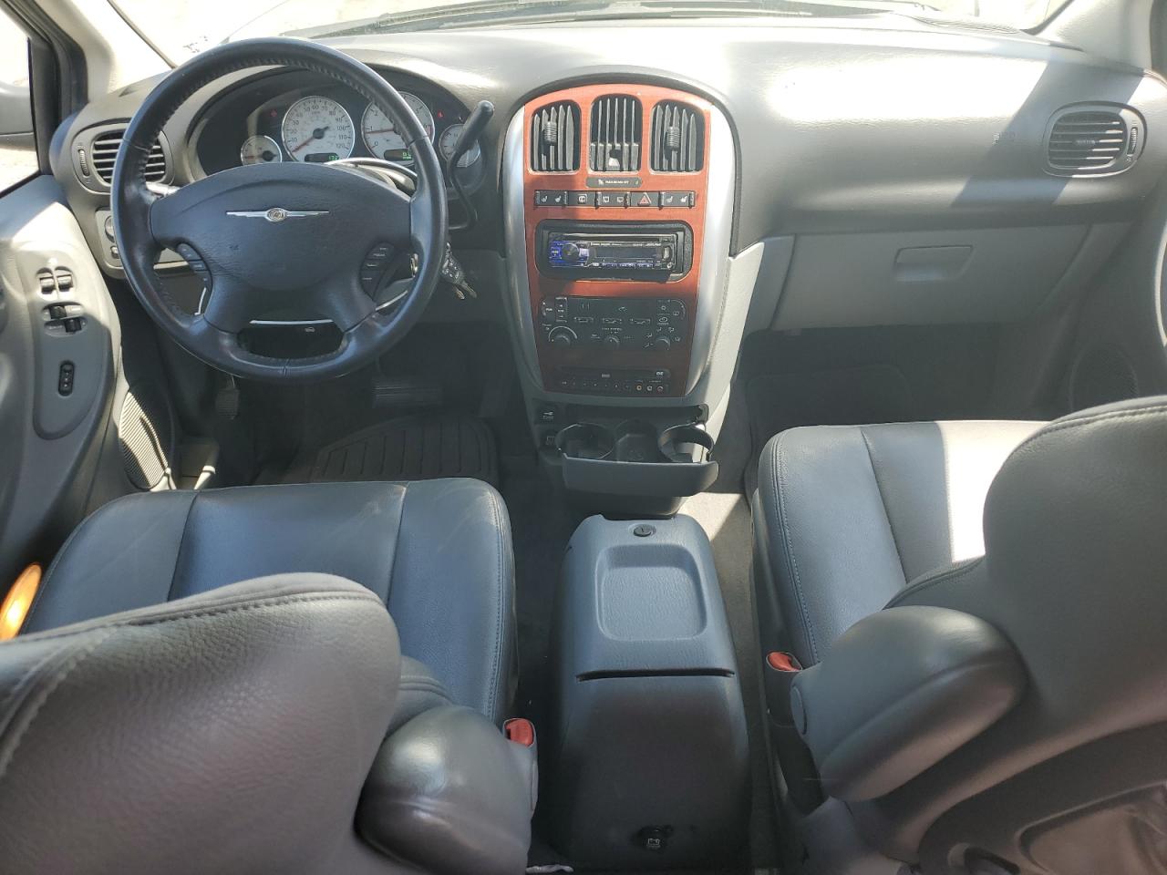 2006 Chrysler Town & Country Limited VIN: 2A4GP64L86R640435 Lot: 69213844