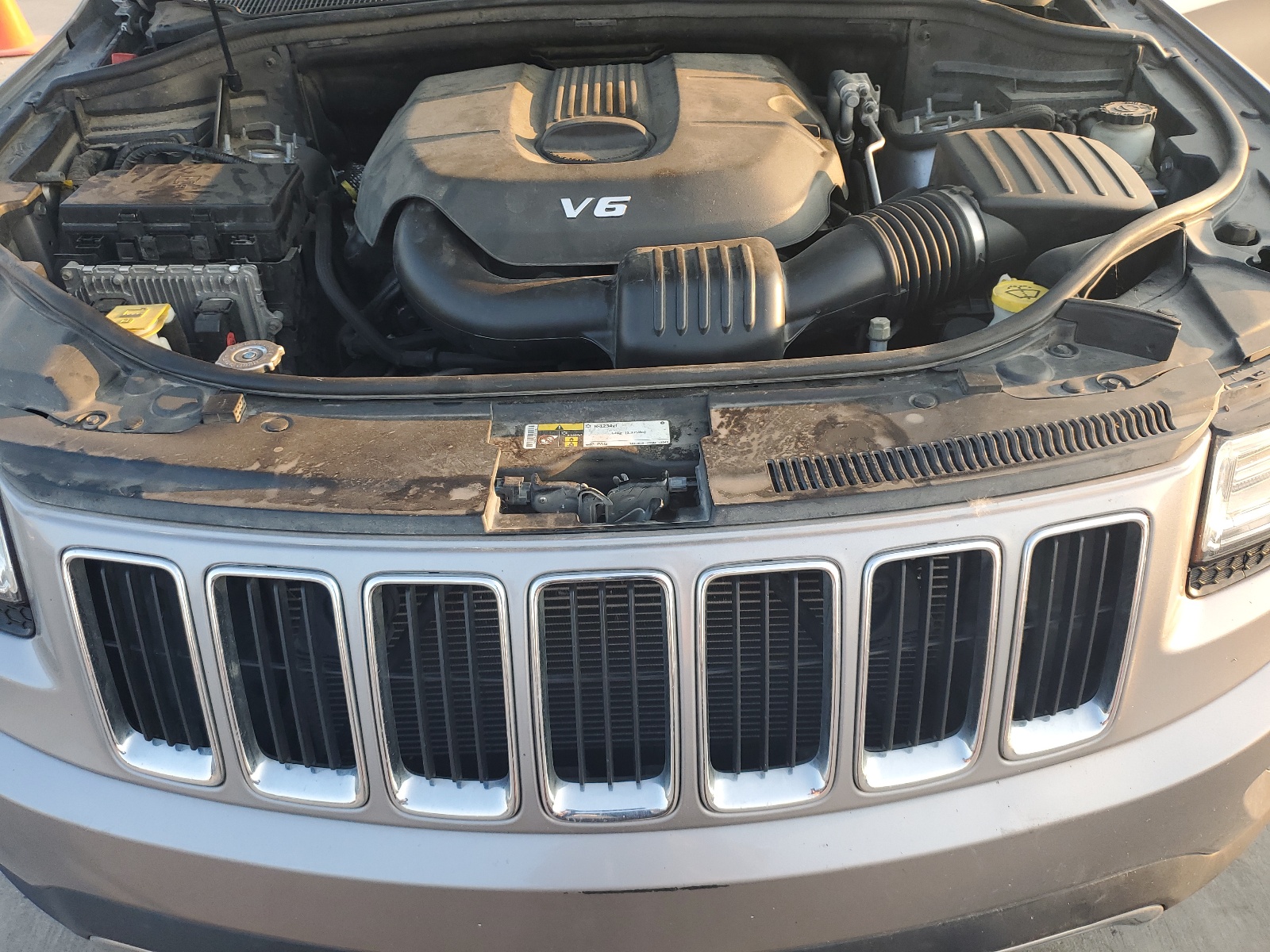 2015 Jeep Grand Cherokee Limited vin: 1C4RJEBG1FC739834