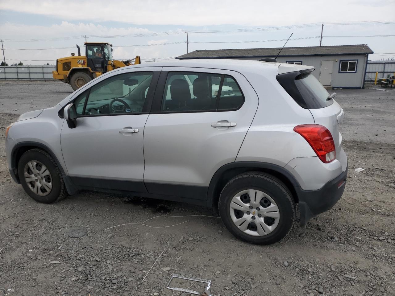 KL7CJKSB5GB511624 2016 CHEVROLET TRAX - Image 2