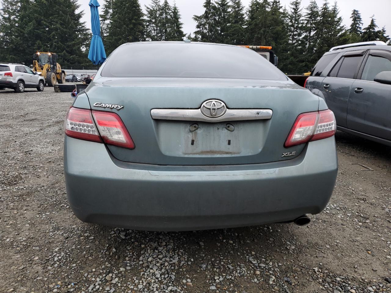 4T1BF3EK1BU723298 2011 Toyota Camry Base