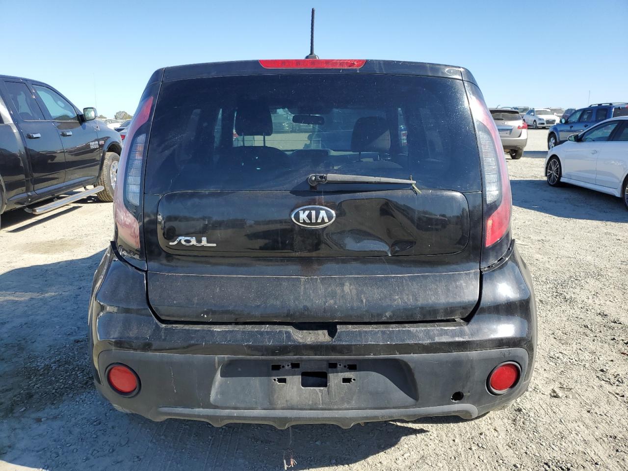 KNDJN2A25H7411785 2017 Kia Soul