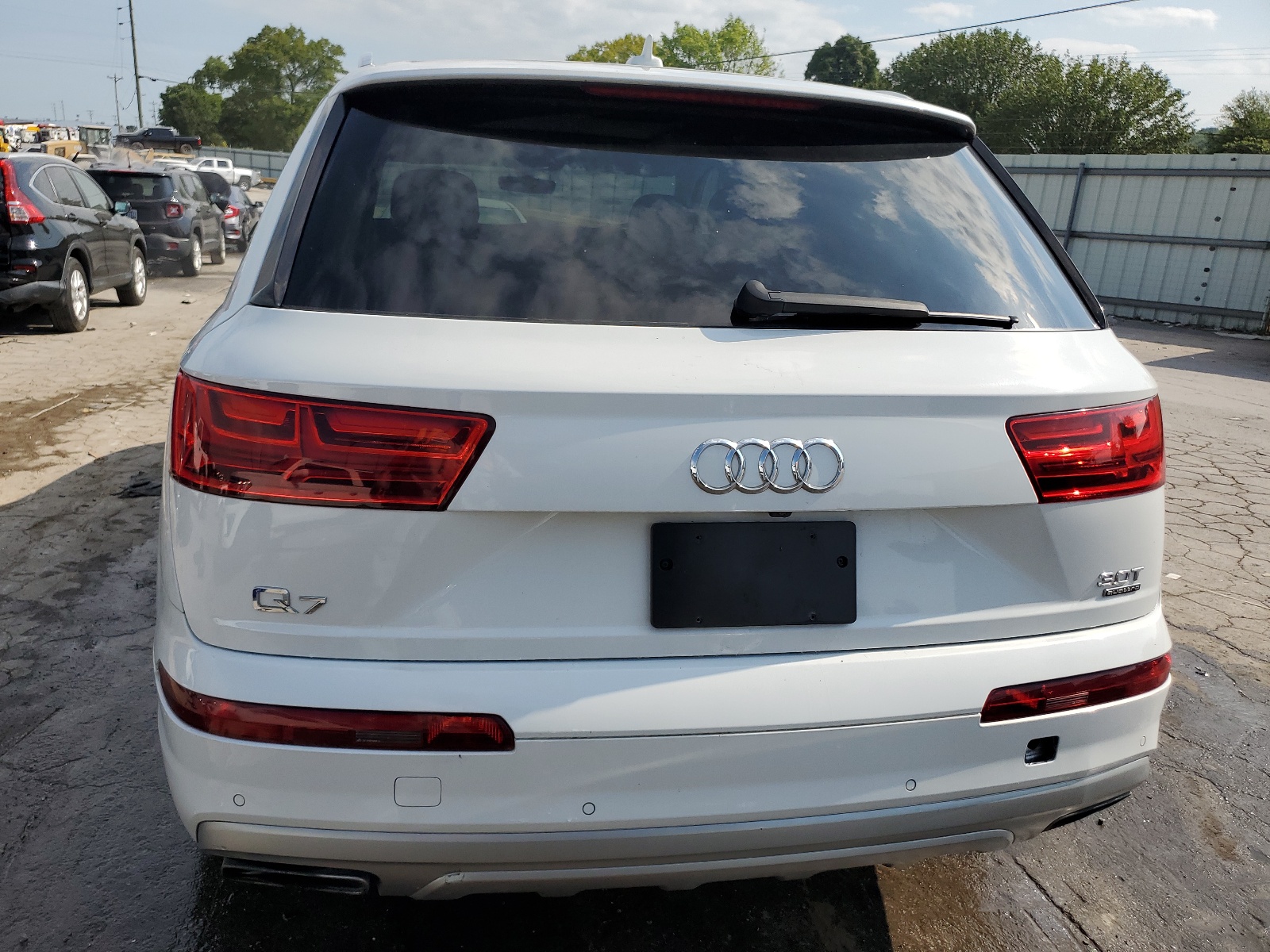 WA1AAAF76HD019257 2017 Audi Q7 Premium