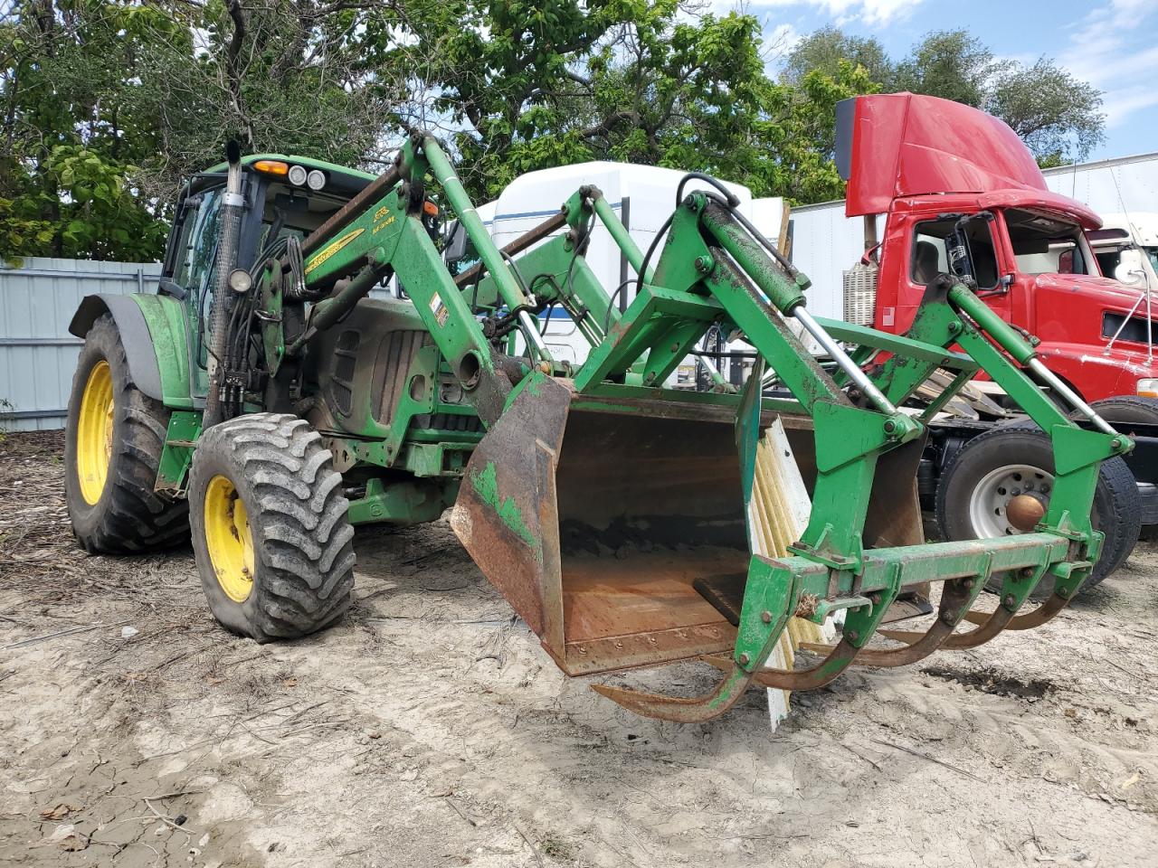 2009 John Tractr6400 for Sale in Wichita, KS - All Over