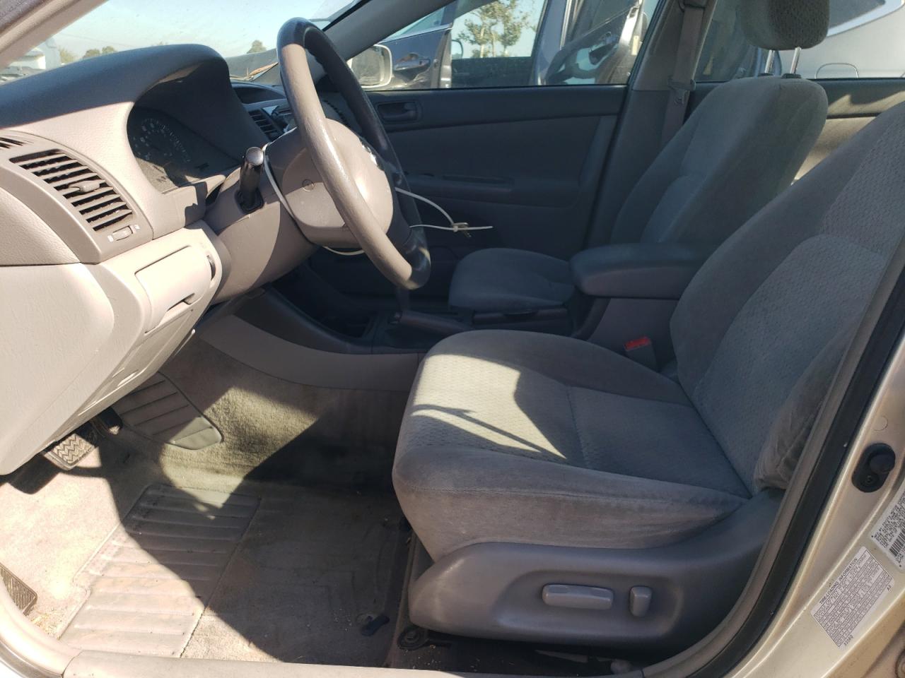 2003 Toyota Camry Le VIN: JTDBE32K330159528 Lot: 65969104