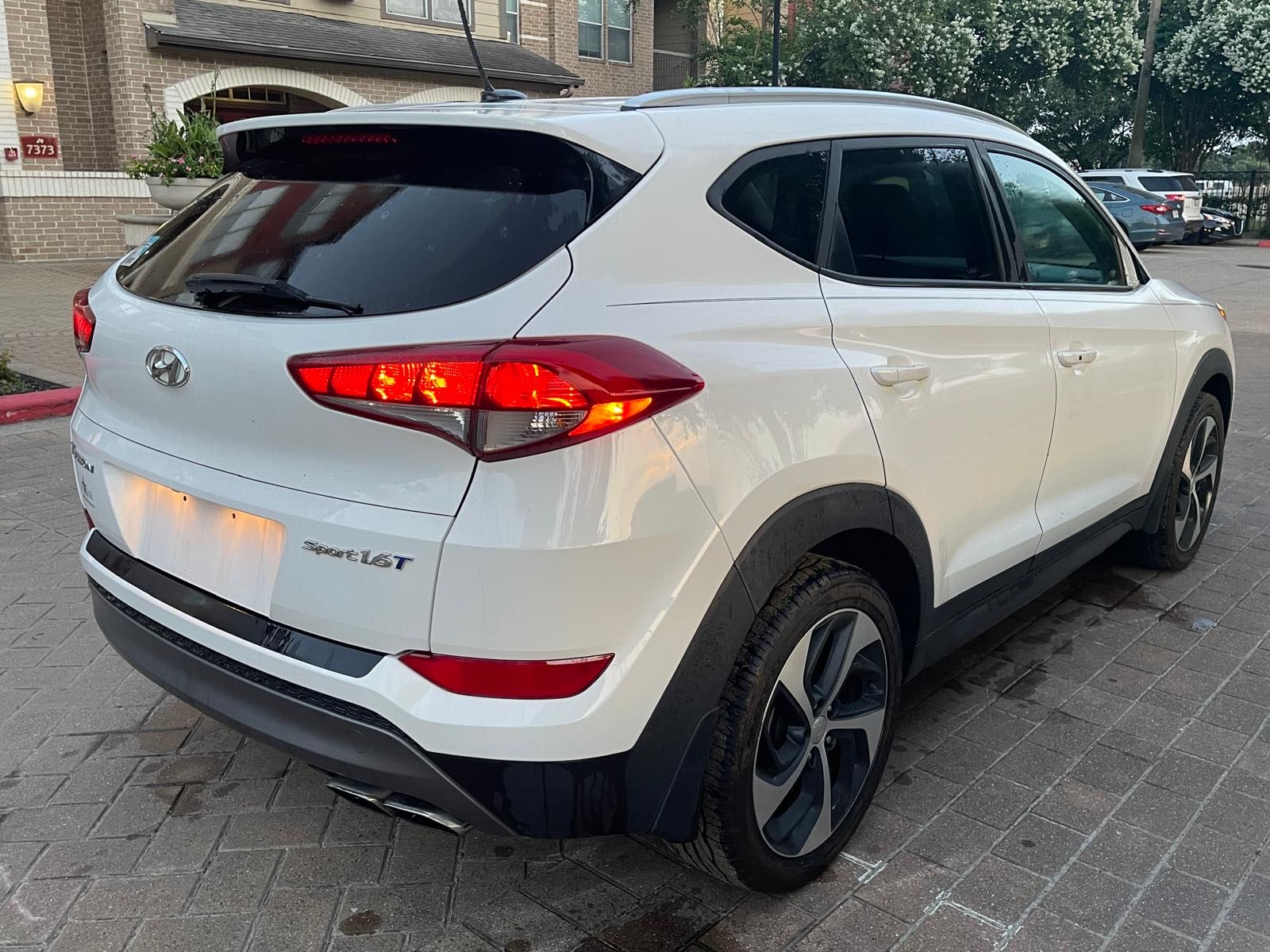 2016 Hyundai Tucson Limited vin: KM8J33A24GU203050