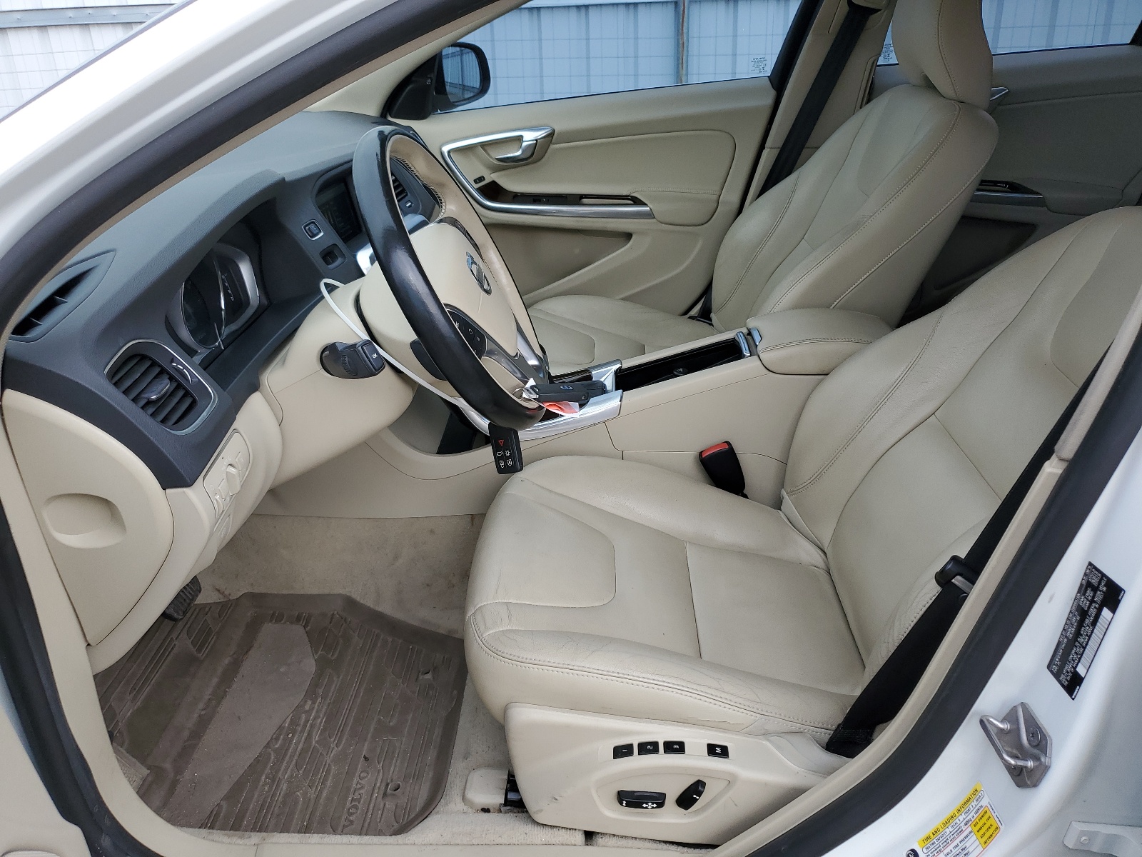 YV1612TK6F1340136 2015 Volvo S60 Premier