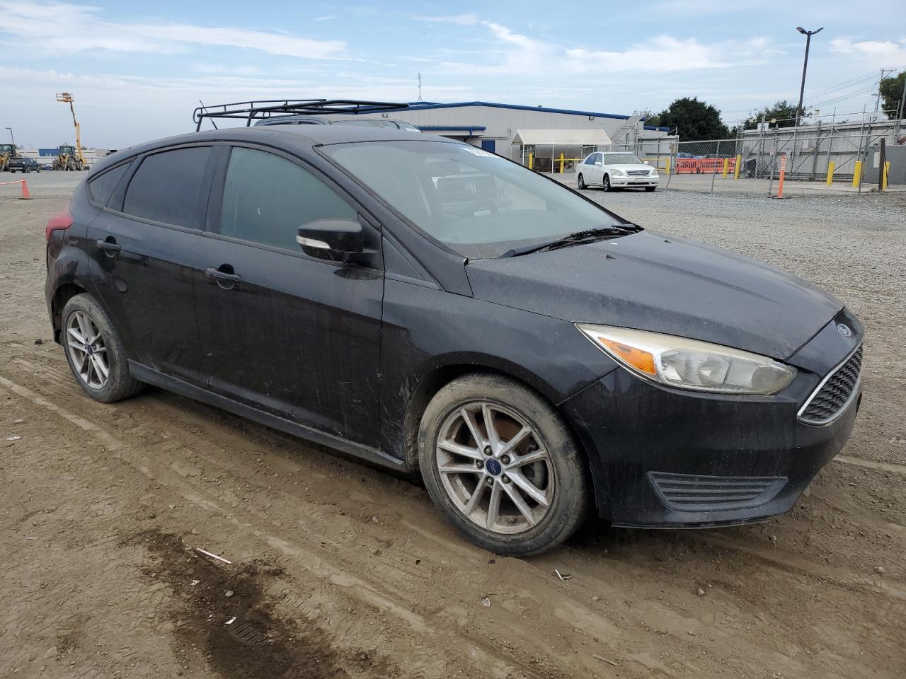 VIN 1FADP3K25JL287547 2018 FORD FOCUS no.4