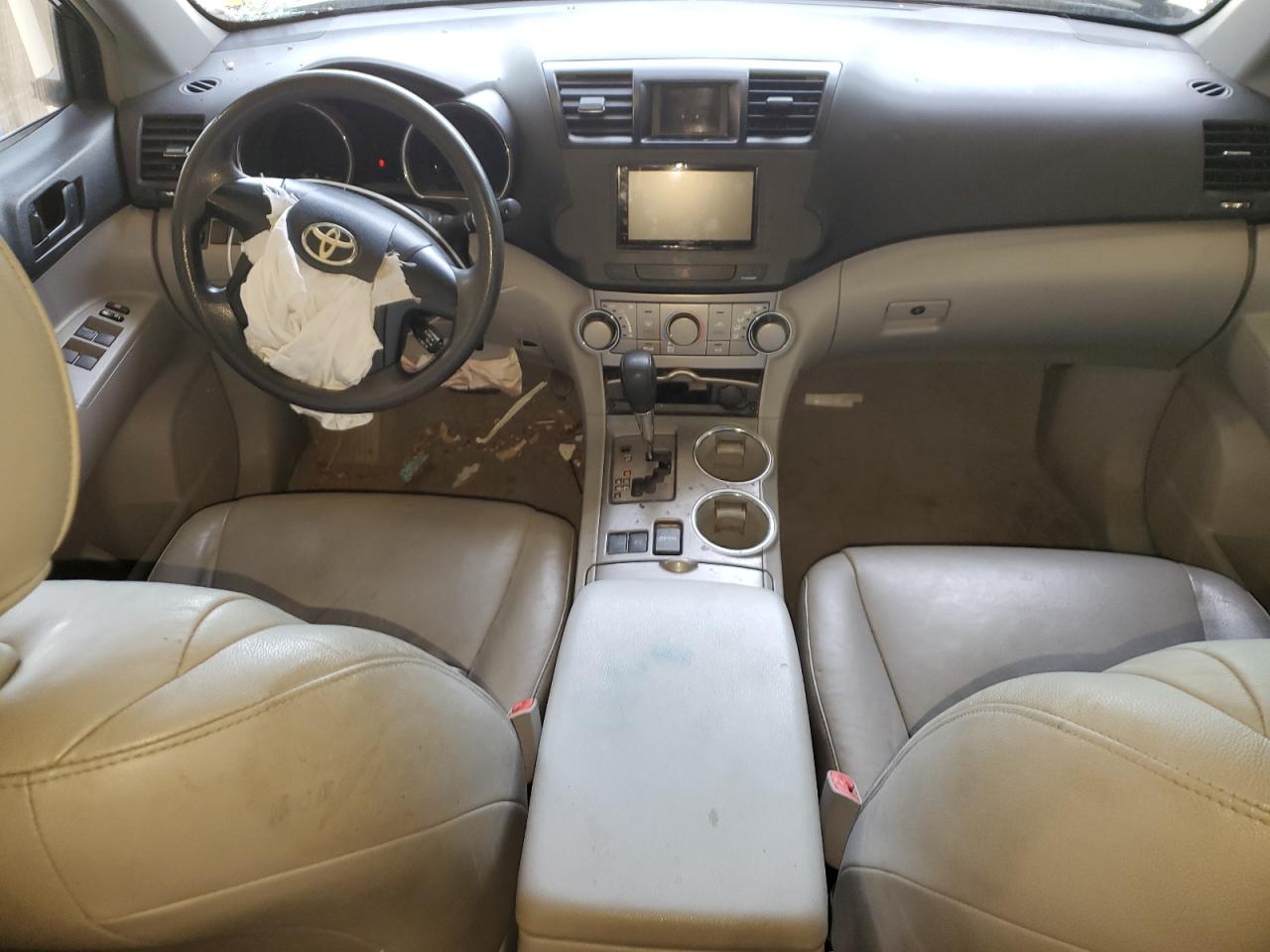 2010 Toyota Highlander - Image 8