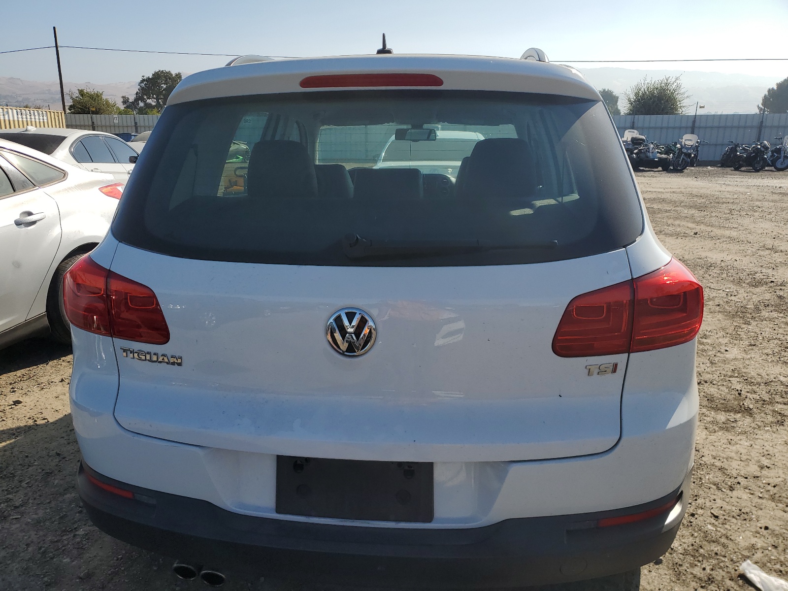 WVGAV7AX1GW516056 2016 Volkswagen Tiguan S