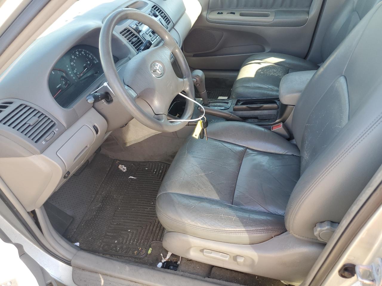 2003 Toyota Camry Le VIN: 4T1BE32K93U713787 Lot: 65957024