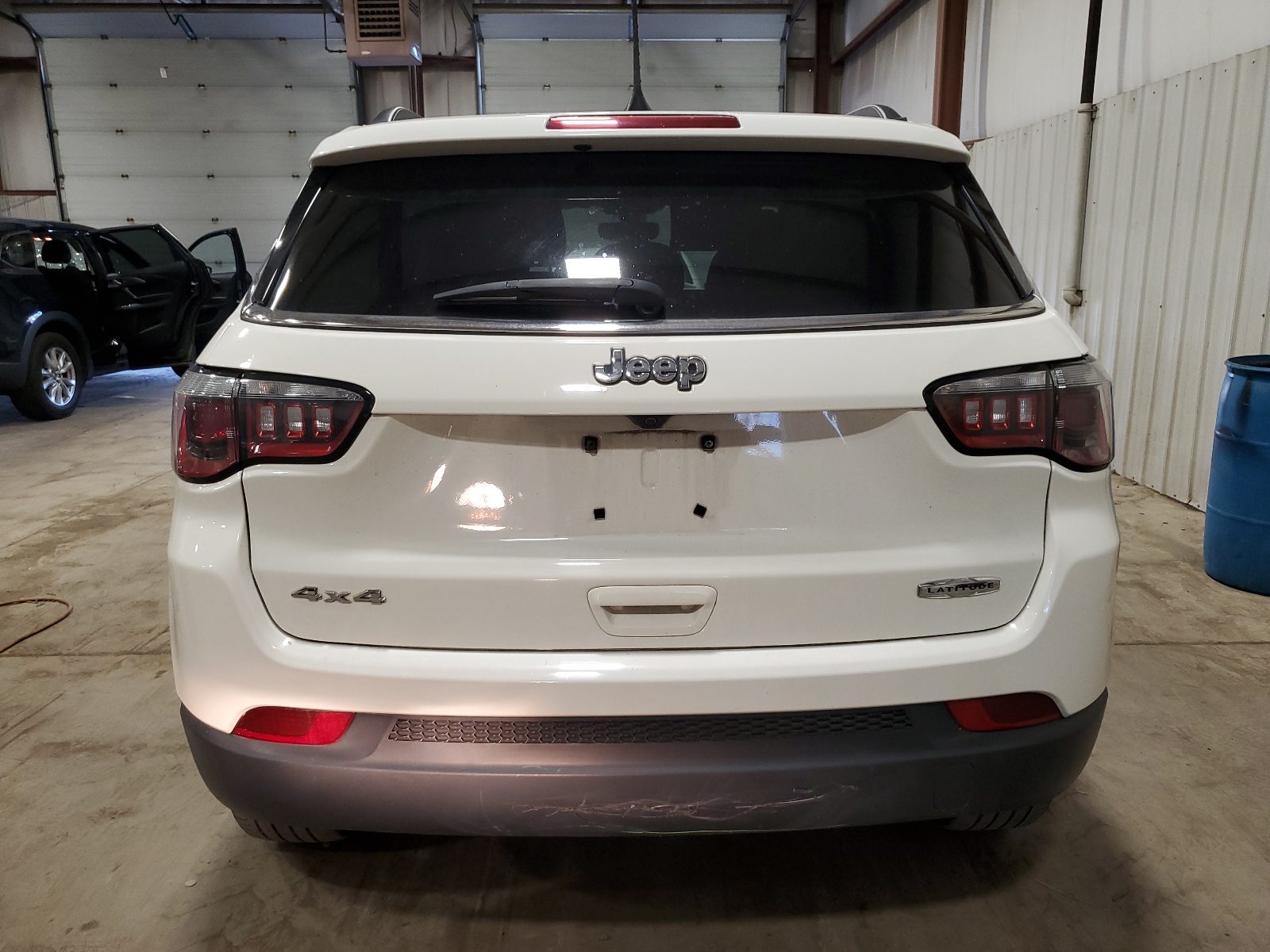 3C4NJDBBXJT135886 2018 Jeep Compass Latitude