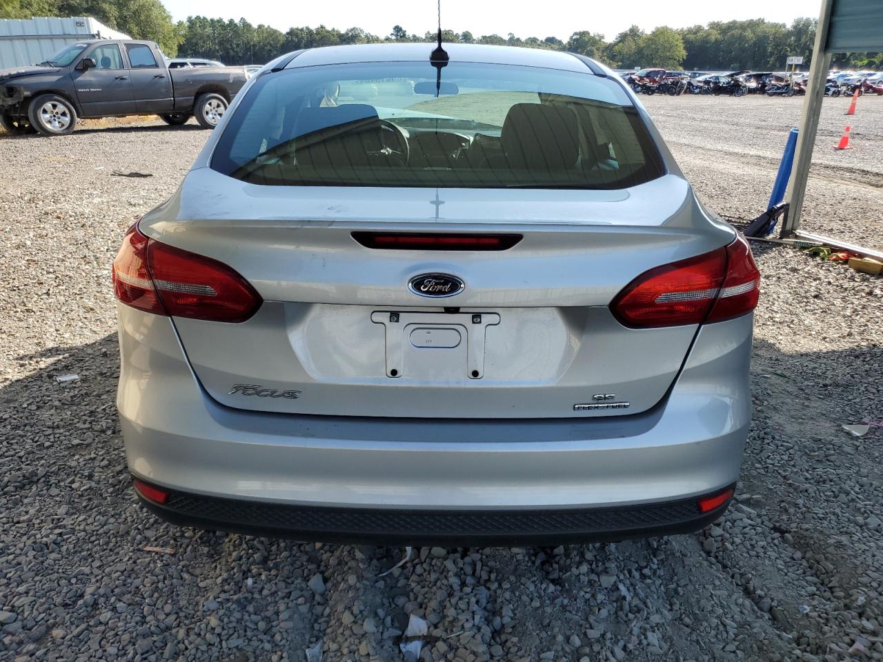 2016 Ford Focus Se VIN: 1FADP3F22GL365852 Lot: 69615464