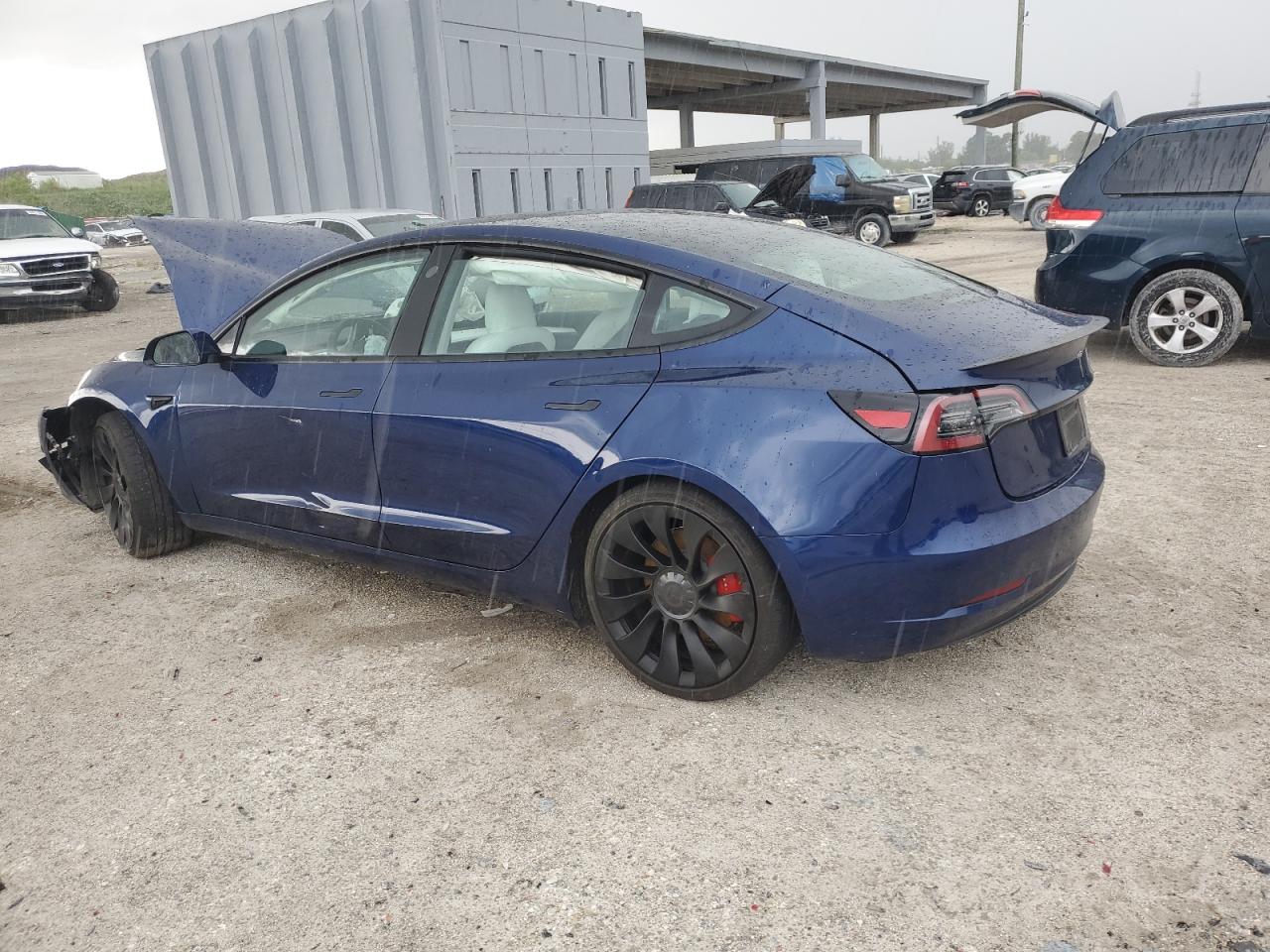 5YJ3E1EC1PF707126 2023 TESLA MODEL 3 - Image 2