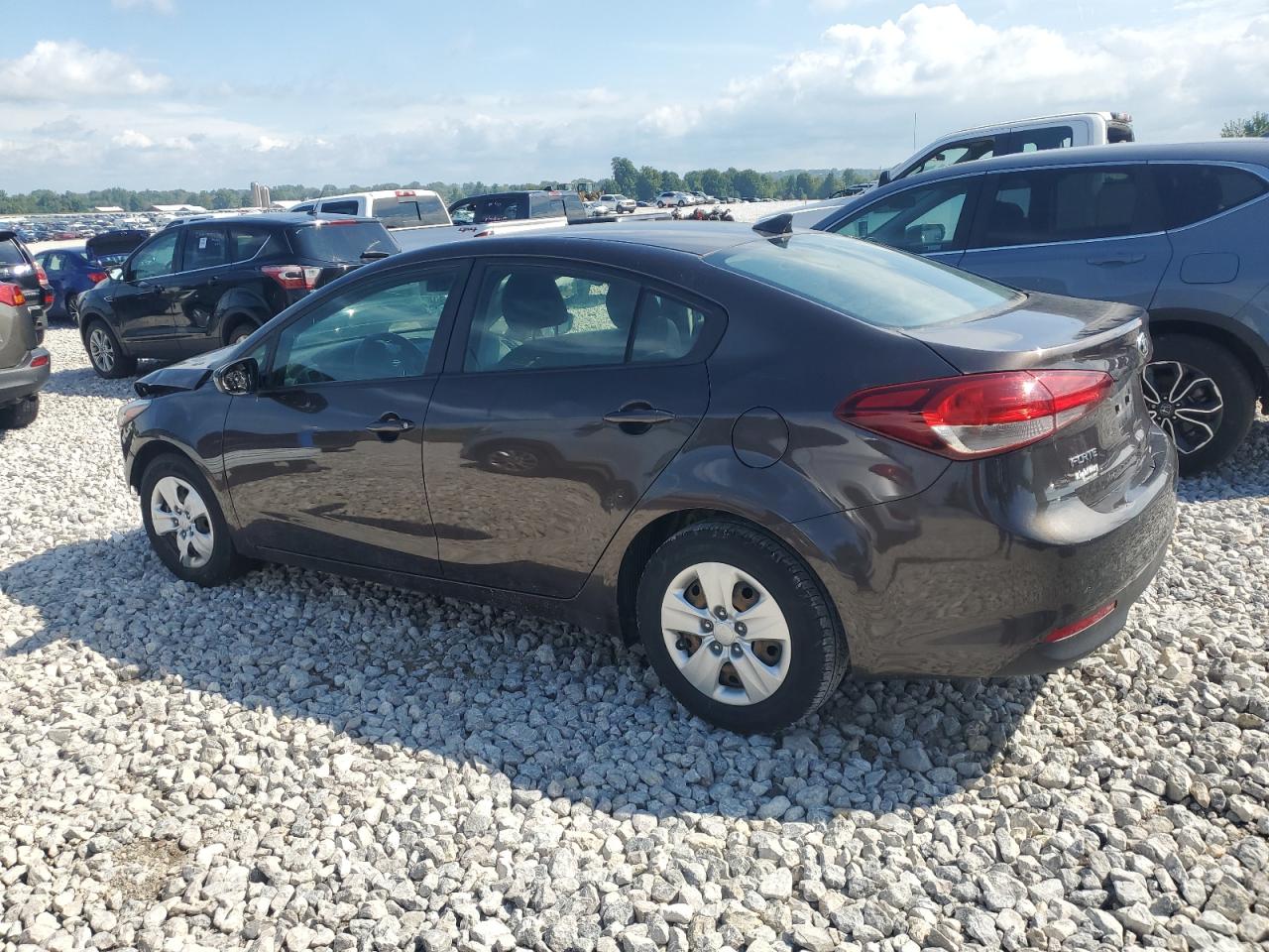 3KPFK4A74JE197206 2018 KIA FORTE - Image 2