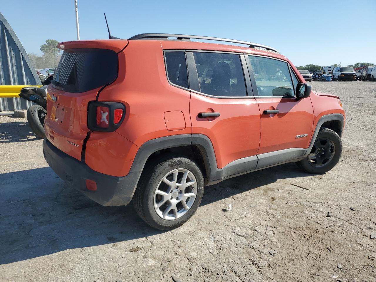 2021 Jeep Renegade - Image 3