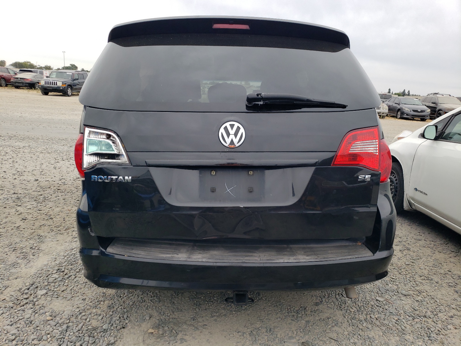 2V8HW34129R554007 2009 Volkswagen Routan Se