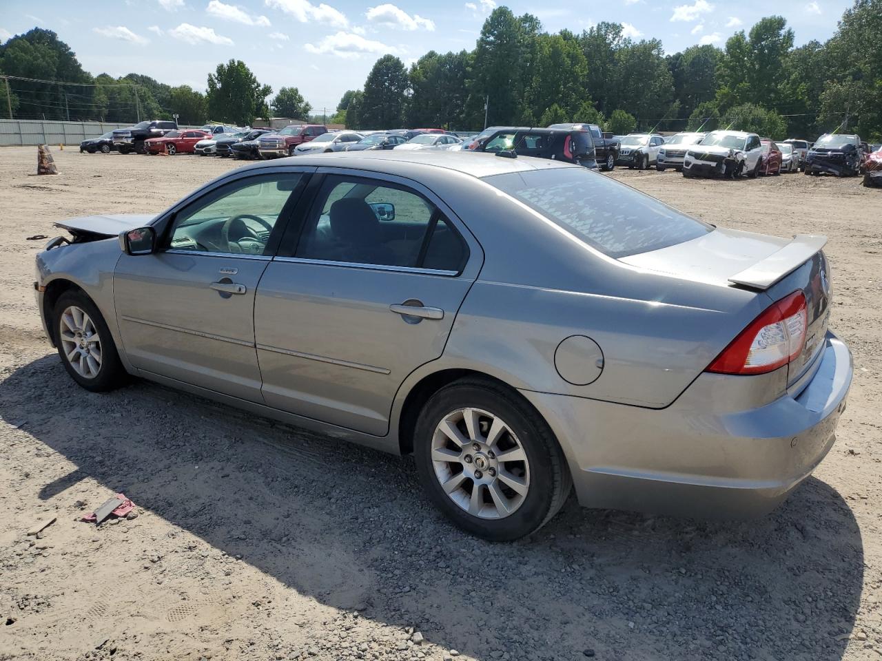 2009 Mercury Milan - Image 2
