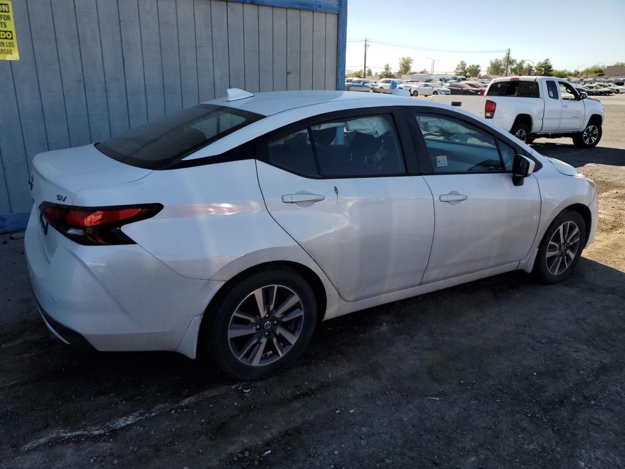 VIN 3N1CN8EV0NL864724 2022 NISSAN VERSA no.3