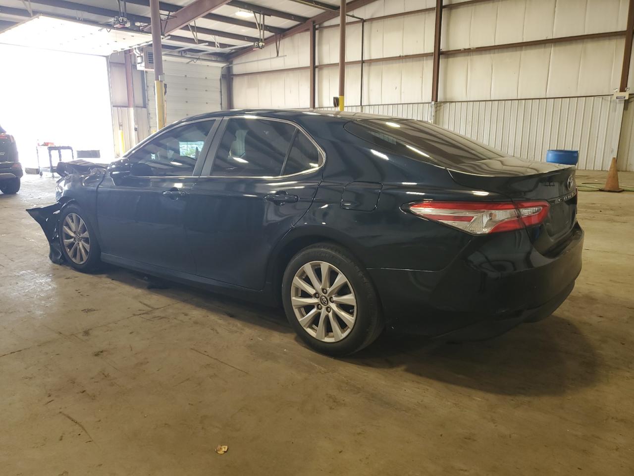 4T1B11HKXJU520441 2018 TOYOTA CAMRY - Image 2