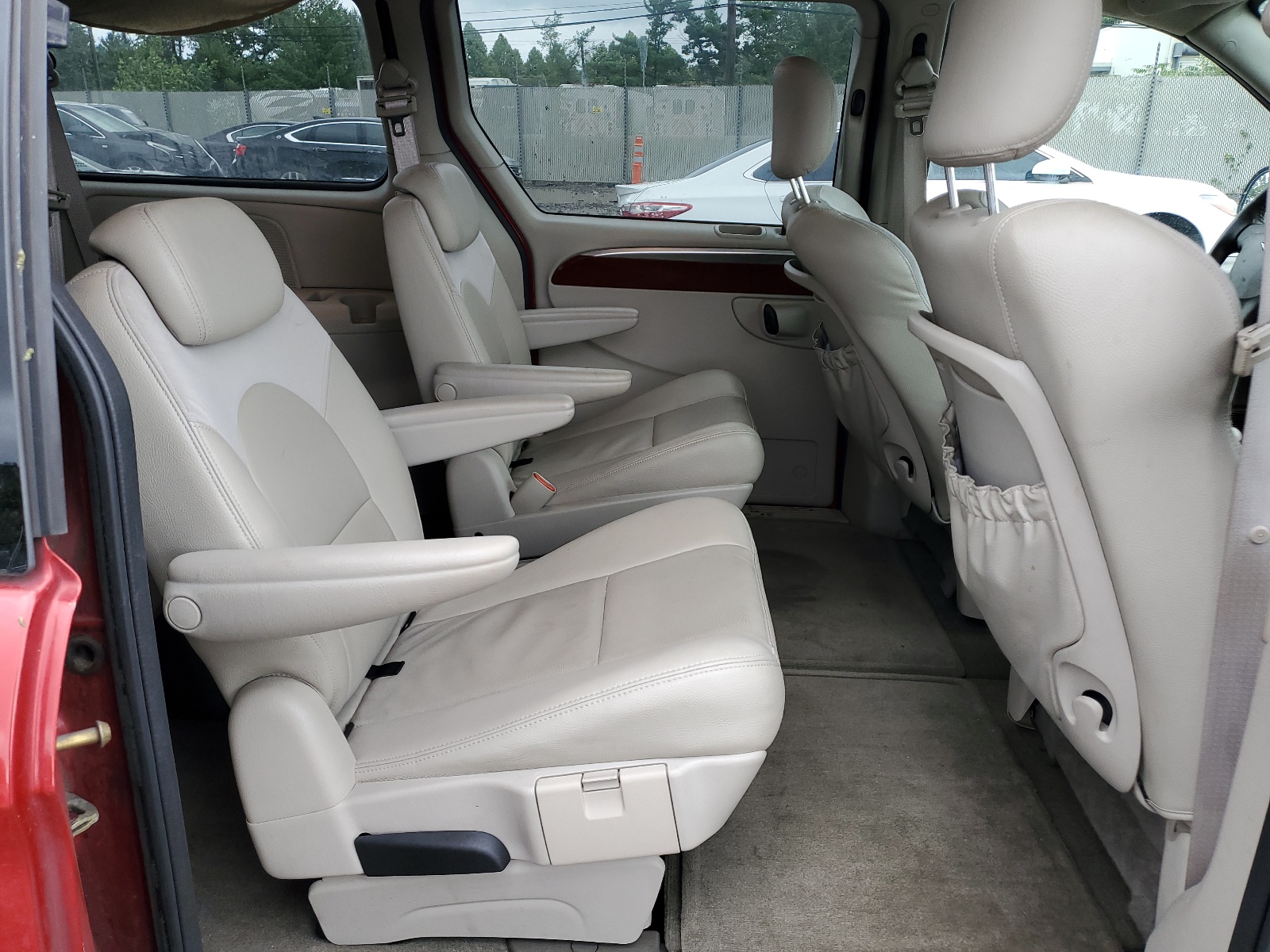 2A8GP64L56R723397 2006 Chrysler Town & Country Limited