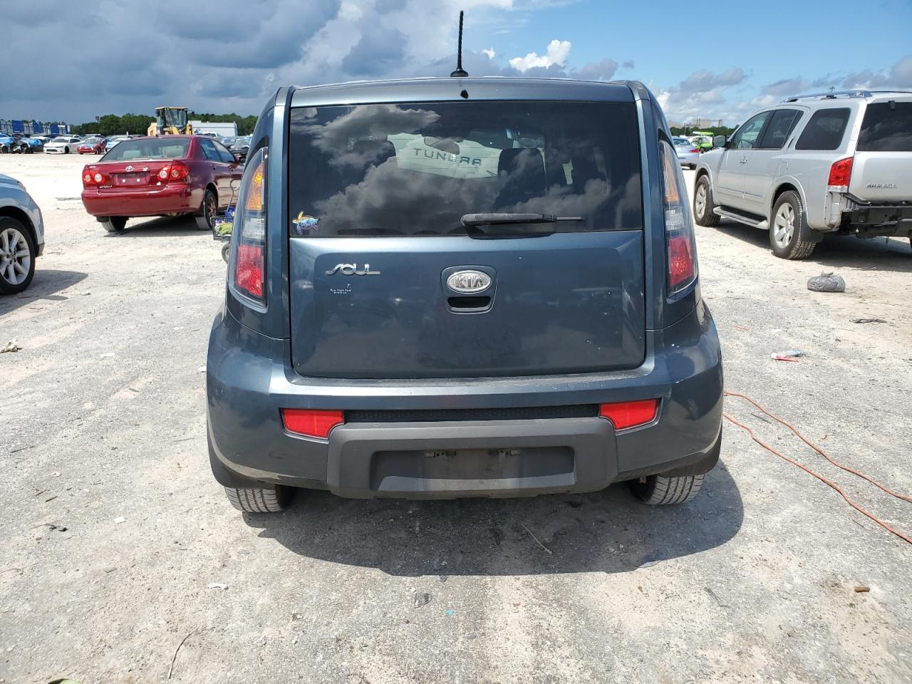 2011 Kia Soul + VIN: KNDJT2A20B7340444 Lot: 69370984