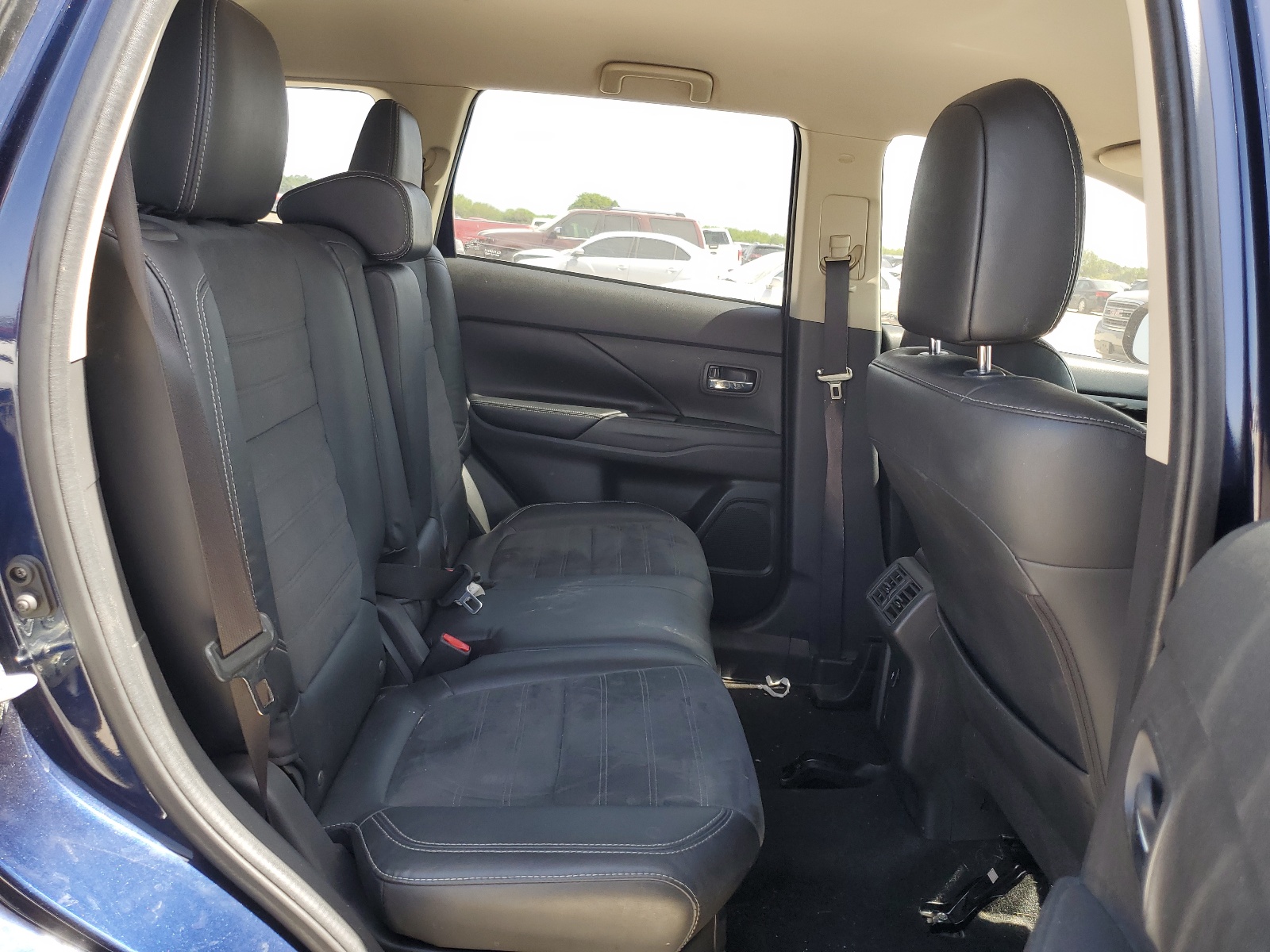 JA4AD3A33KZ006807 2019 Mitsubishi Outlander Se