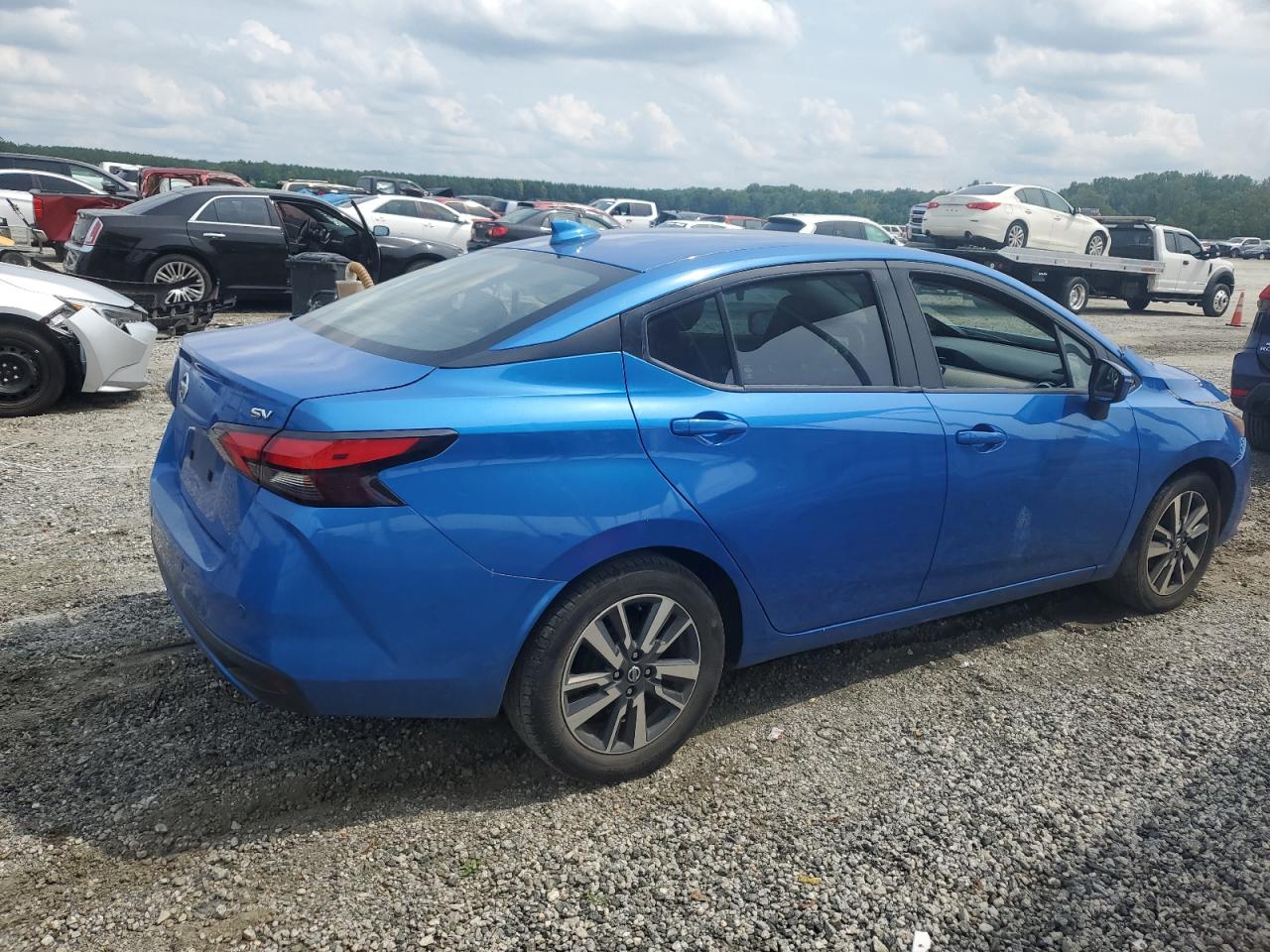 2021 Nissan Versa - Image 3