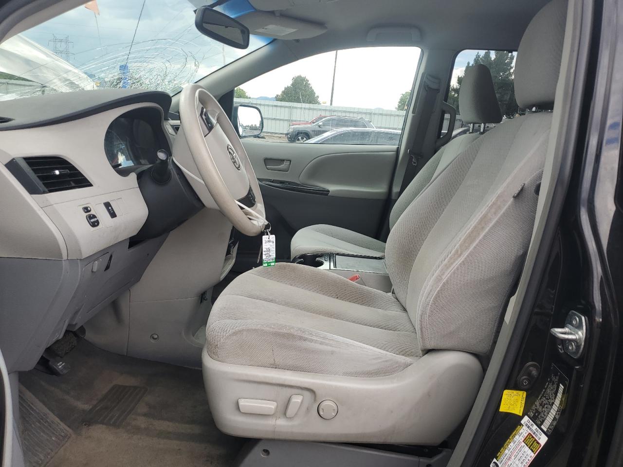 2012 Toyota Sienna - Image 7