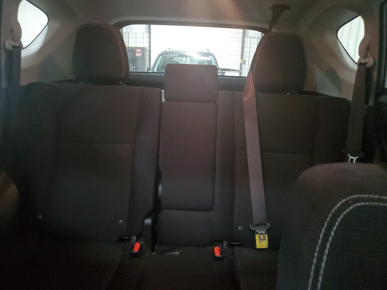 JTMRFREV5HJ153476 2017 Toyota Rav4 Xle