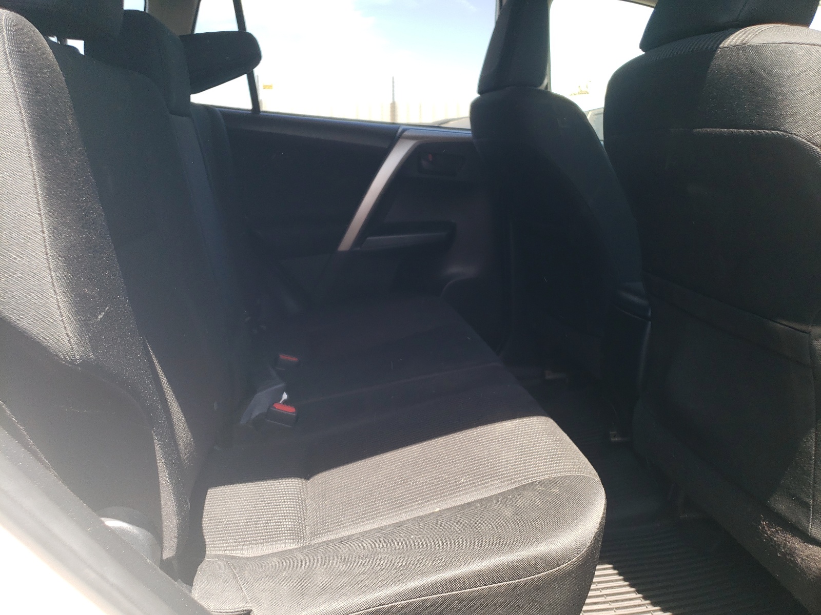 JTMZFREV5HJ139383 2017 Toyota Rav4 Le