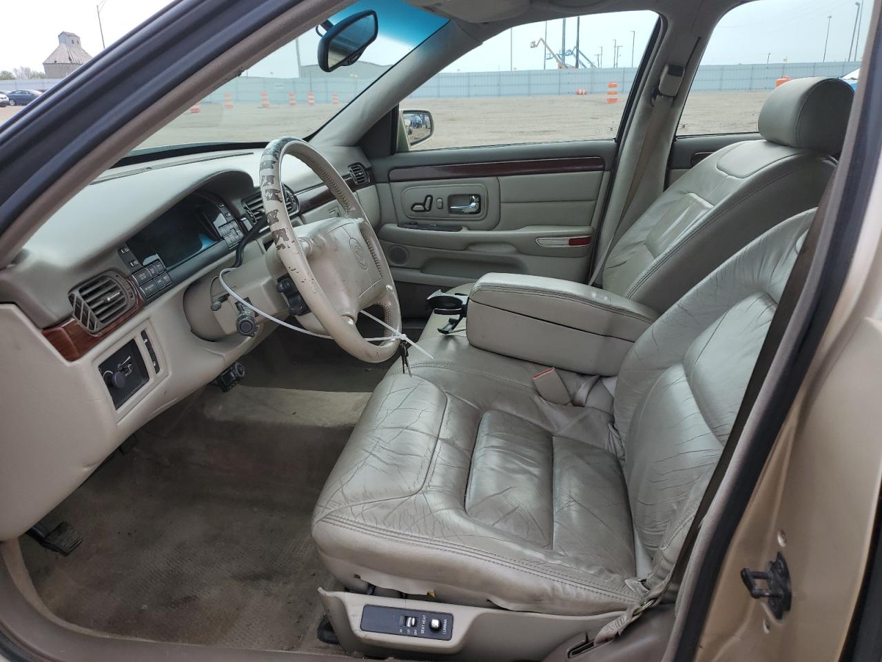 1998 Cadillac Deville VIN: 1G6KD54Y9WU785357 Lot: 67131304