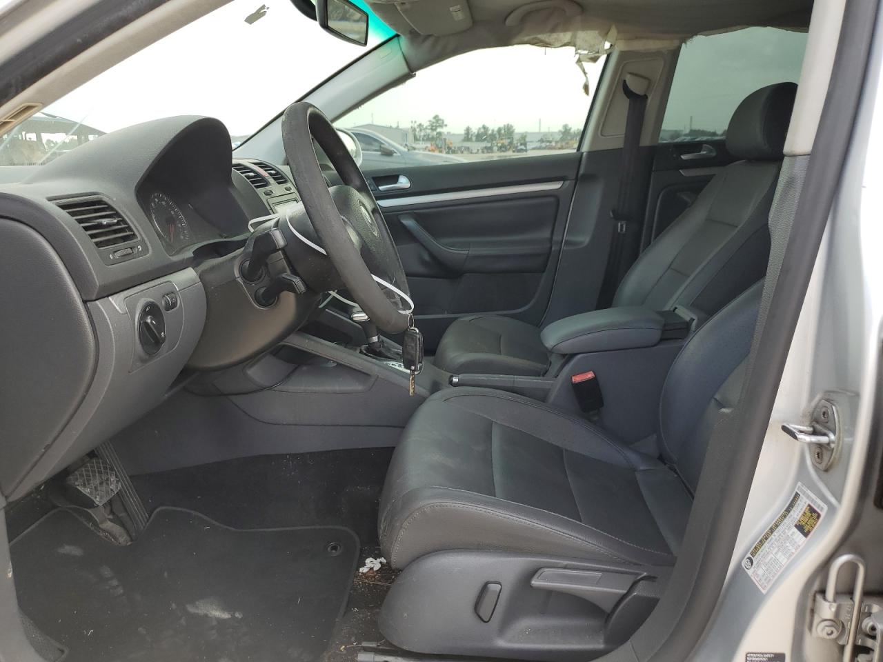 2007 Volkswagen Jetta 2.5 Option Package 1 VIN: 3VWRF71K17M024665 Lot: 66178984