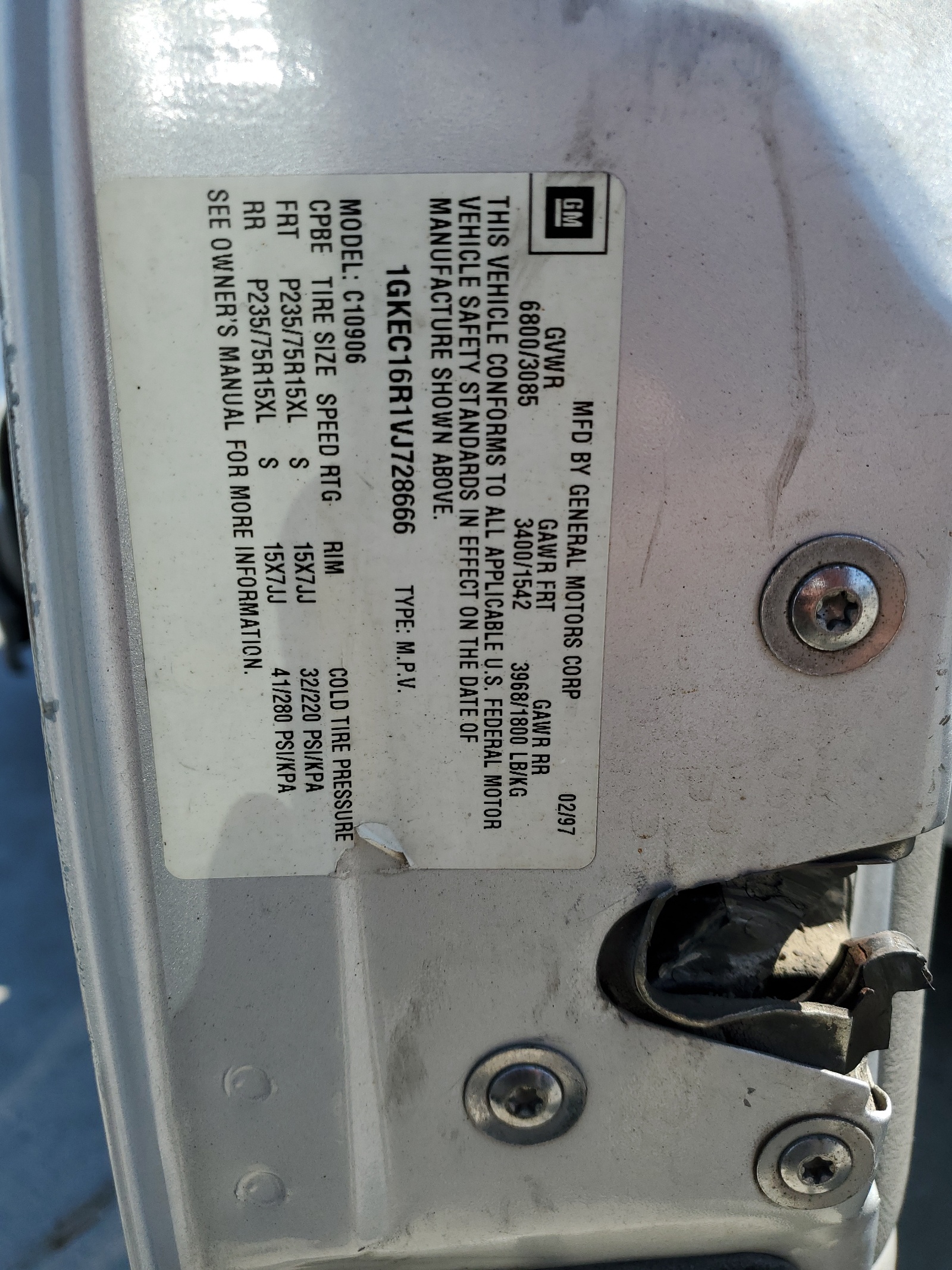 1GKEC16R1VJ728666 1997 GMC Suburban C1500