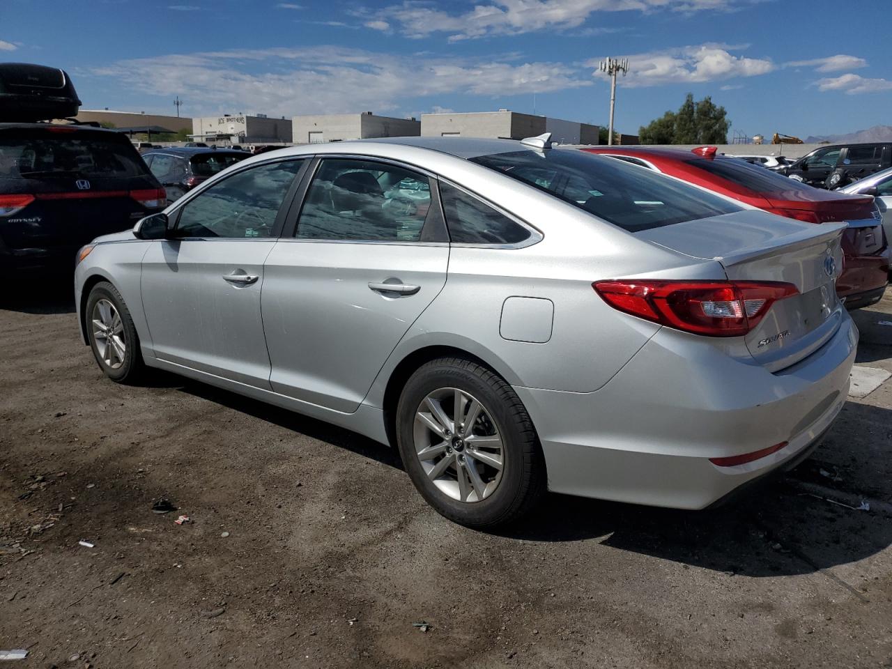 5NPE24AF0GH405721 2016 HYUNDAI SONATA - Image 2