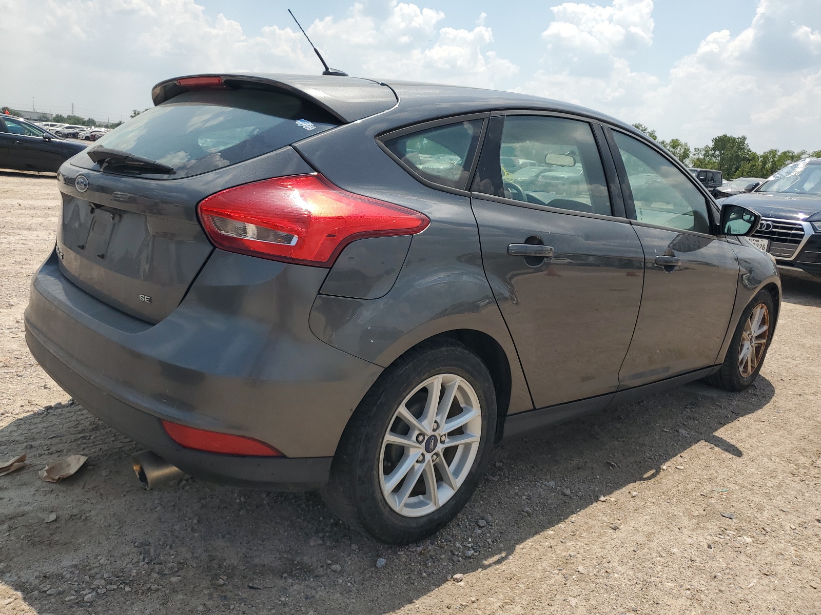 2018 Ford Focus Se vin: 1FADP3K2XJL294946