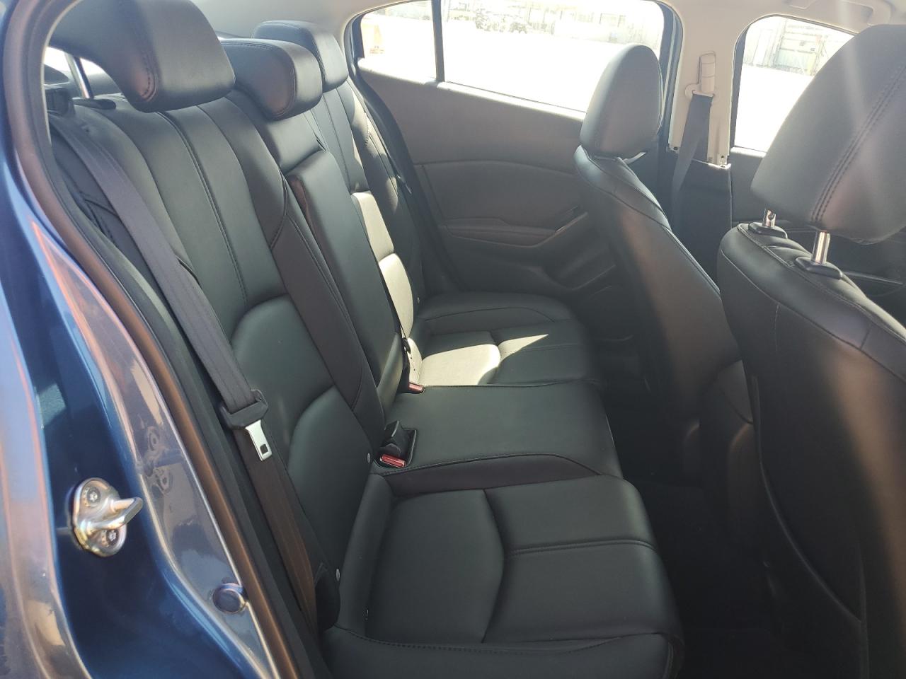 2018 Mazda 3 Touring VIN: 3MZBN1V37JM217253 Lot: 66536994