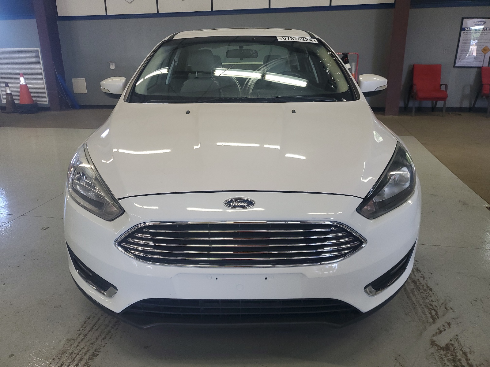 2018 Ford Focus Titanium vin: 1FADP3J27JL323918